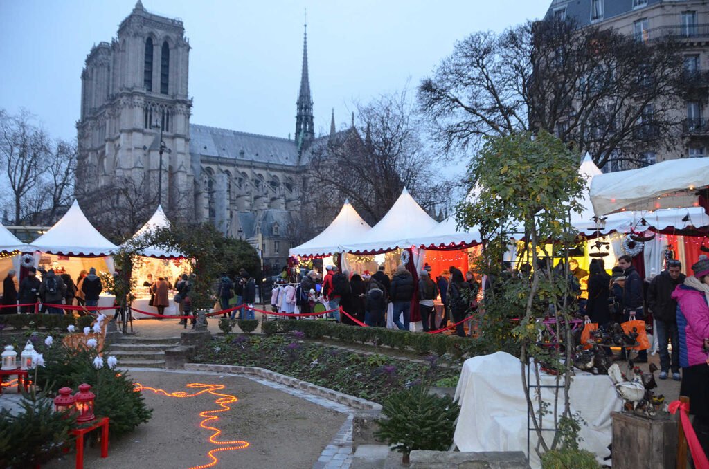 New Hotels near Notre Dame Christmas Market